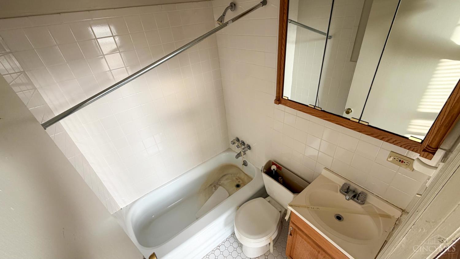 24 University Avenue, Cincinnati, OH, 45219 — photo 52