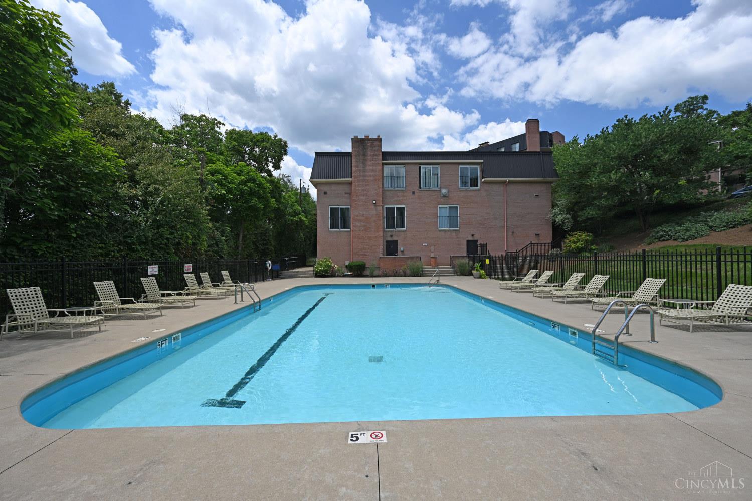 880 Rue De La Paix #A24, Cincinnati, OH, 45220 — photo 39