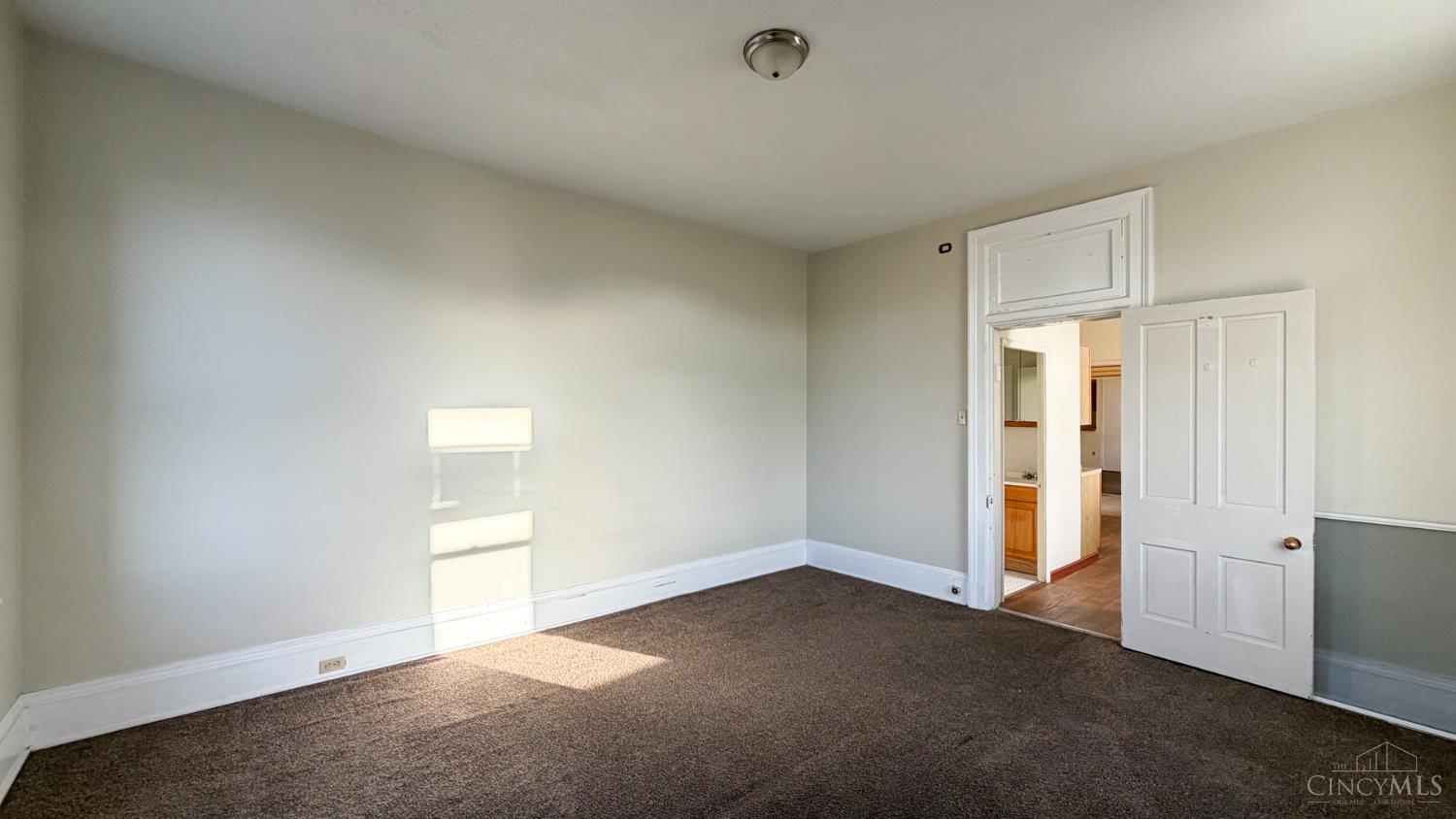 24 University Avenue, Cincinnati, OH, 45219 — photo 51