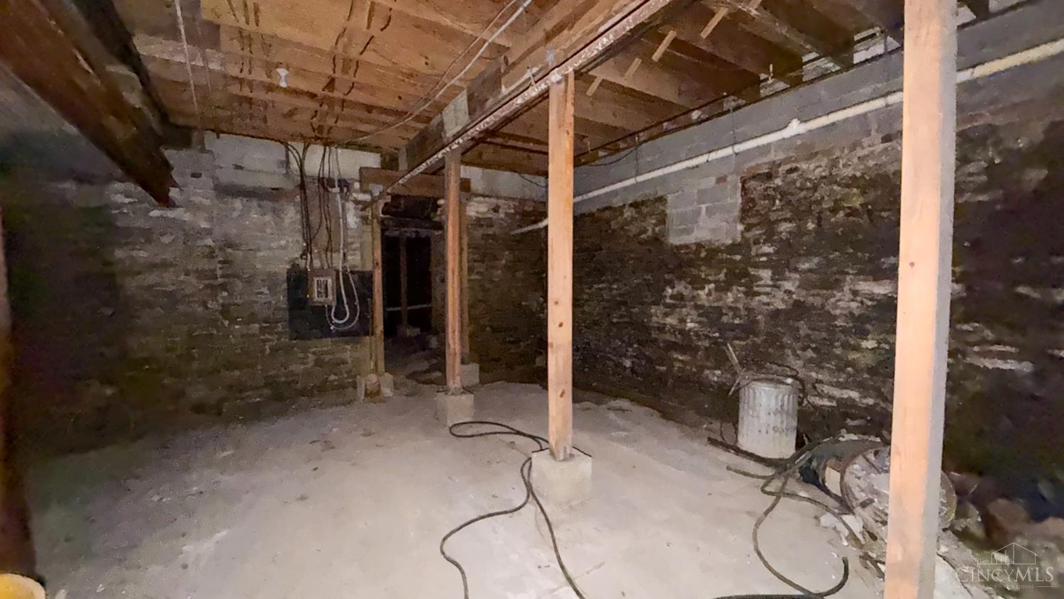 24 University Avenue, Cincinnati, OH, 45219 — photo 27