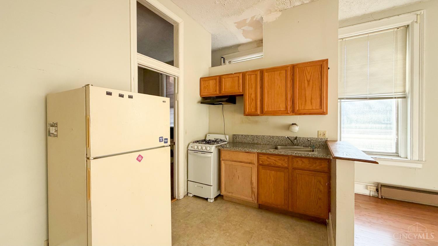 24 University Avenue, Cincinnati, OH, 45219 — photo 41