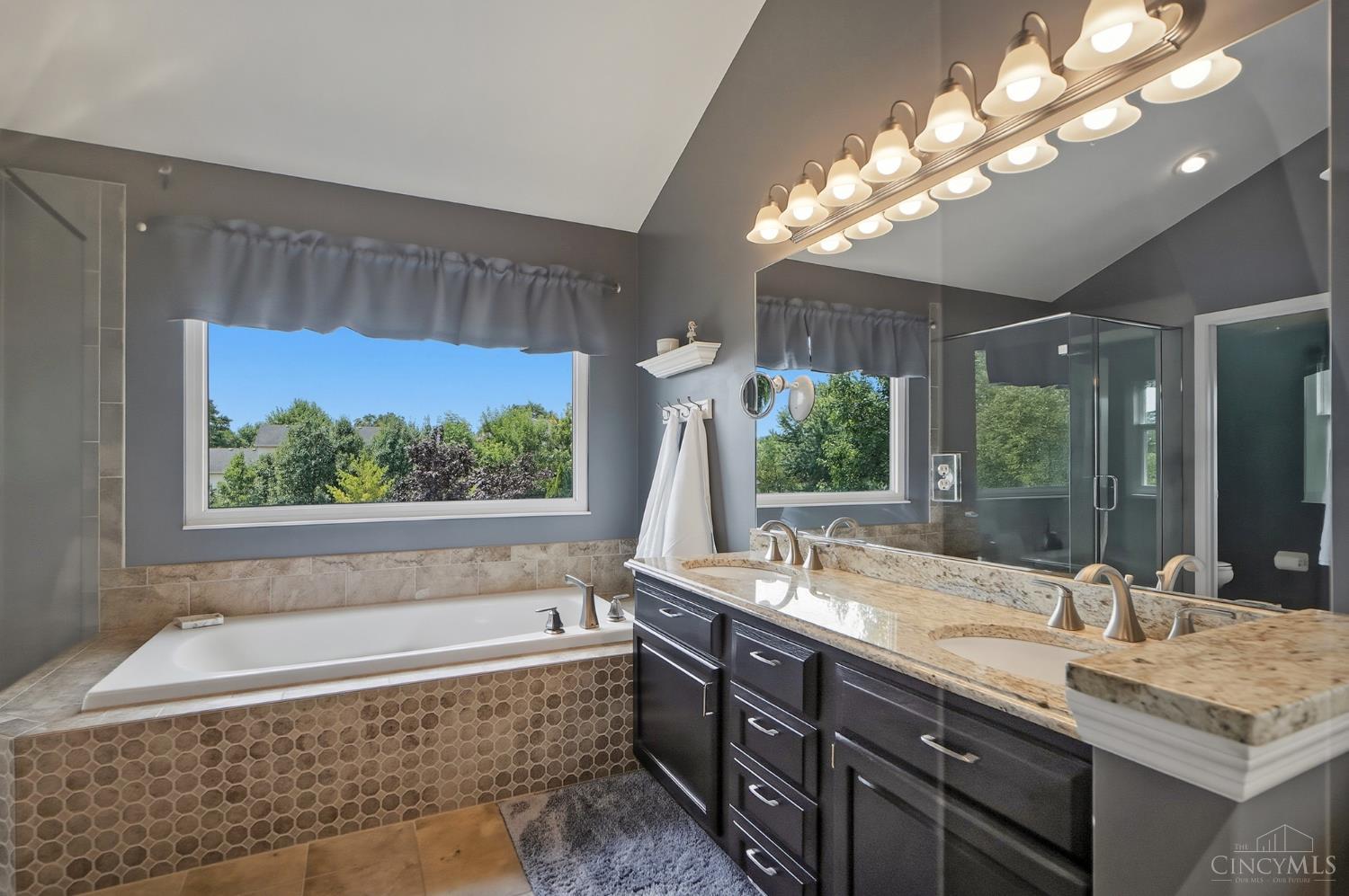6323 Foxwood Court, Liberty Twp, OH, 45044 — photo 4