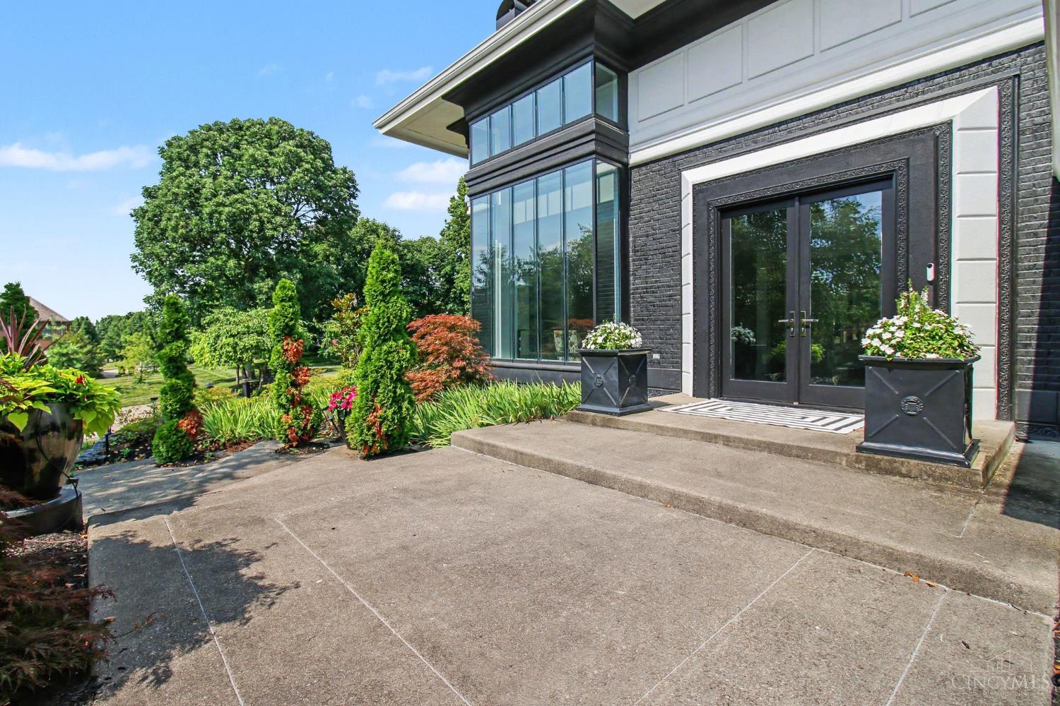 4489 Longwood Court, Liberty Twp, OH, 45011 — photo 2