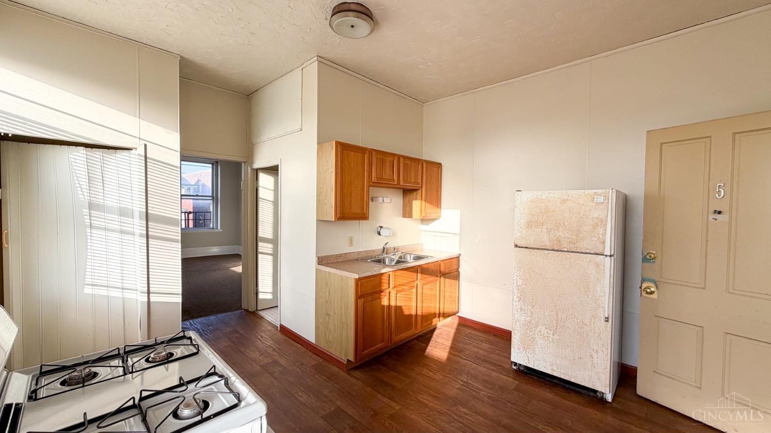 24 University Avenue, Cincinnati, OH, 45219 — photo 50