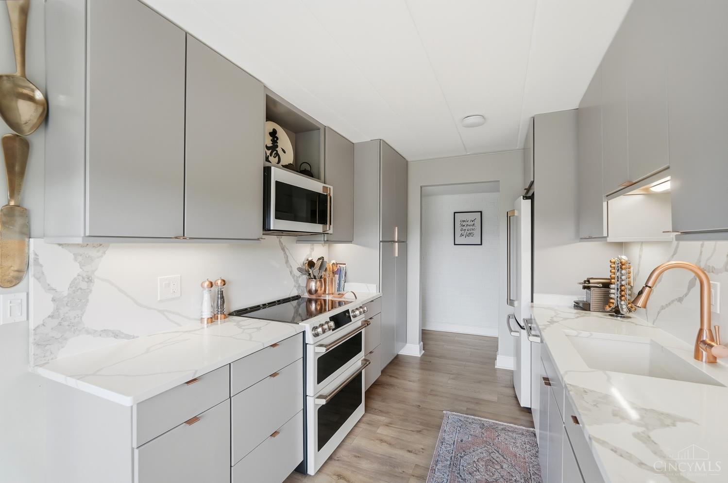 880 Rue De La Paix #A24, Cincinnati, OH, 45220 — photo 17