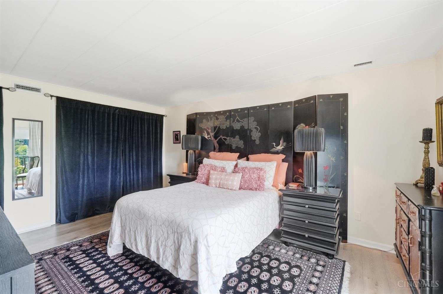 880 Rue De La Paix #A24, Cincinnati, OH, 45220 — photo 23