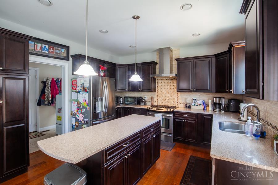 1779 Victoria Court, Wyoming, OH, 45215 — photo 9