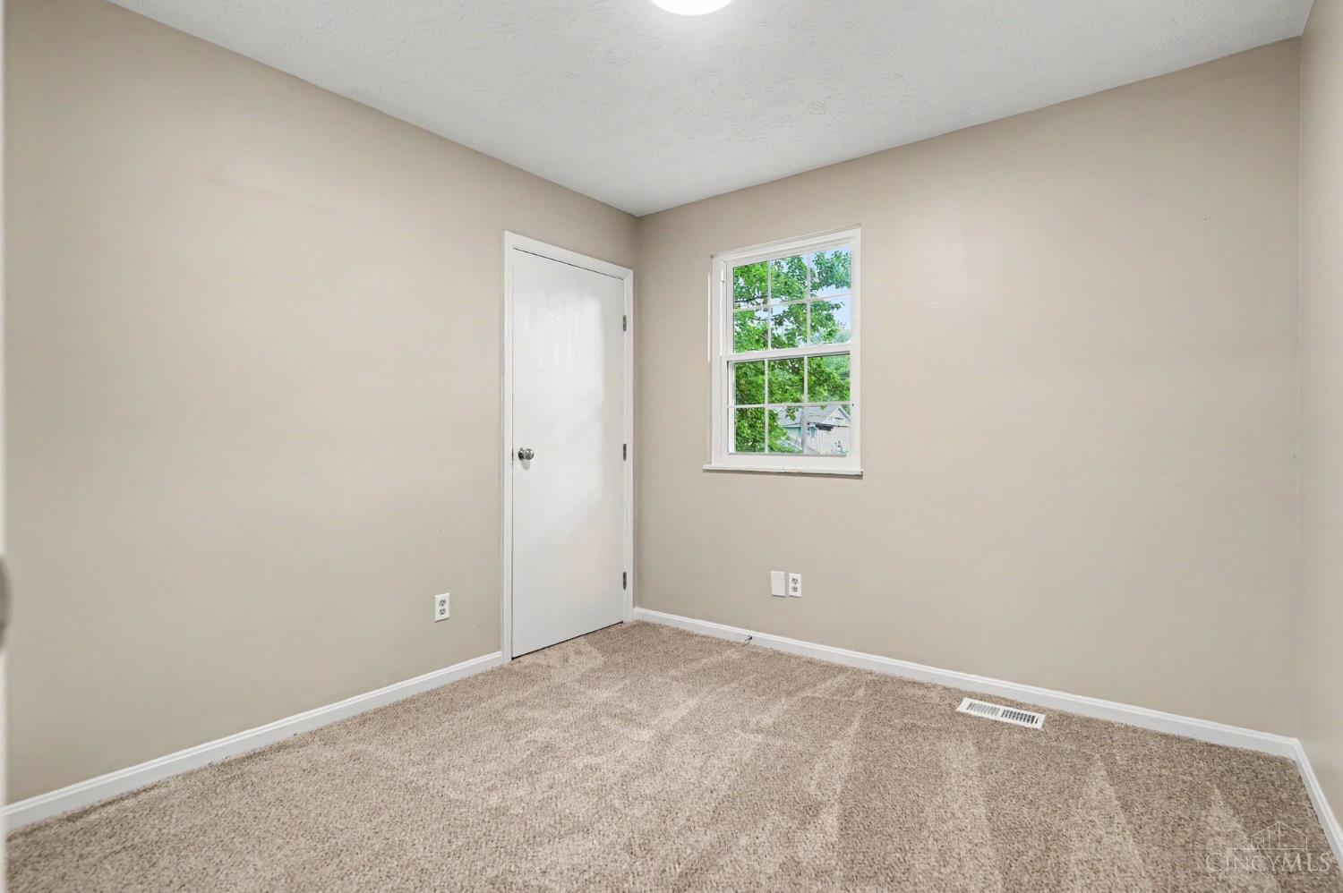 5160 Brasher Avenue, Blue Ash, OH, 45242 — photo 8