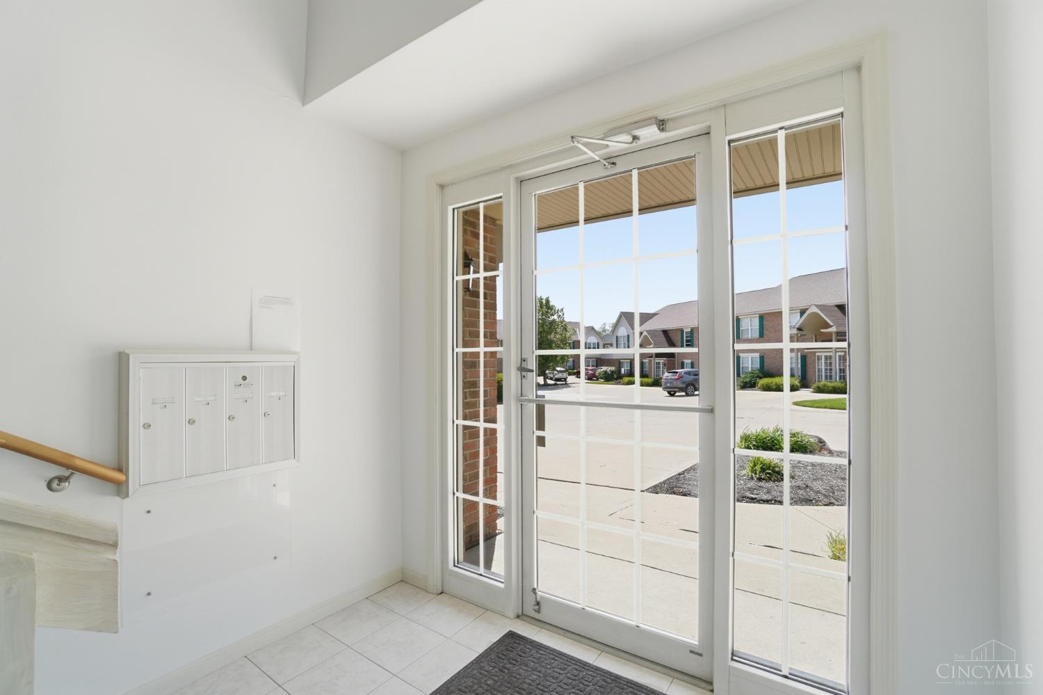 8794 Carrousel Park Circle #137, Colerain Twp, OH, 45251 — photo 5