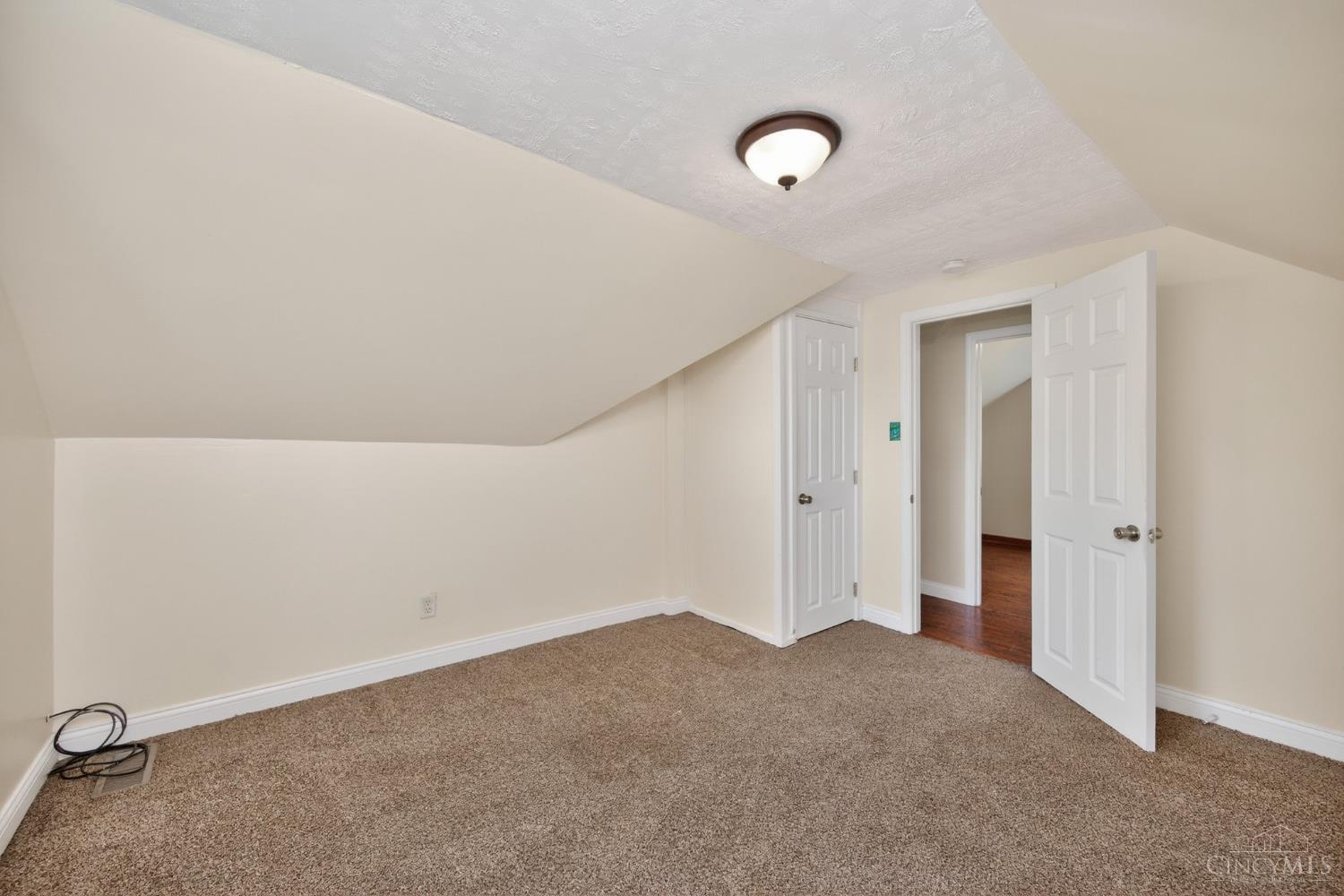 9520 West Avenue, Blue Ash, OH, 45242 — photo 25