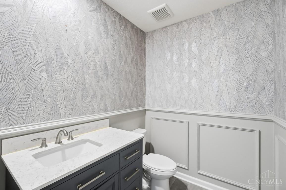 5049 Lakeview Drive, Hamilton Twp, OH, 45152 — photo 11