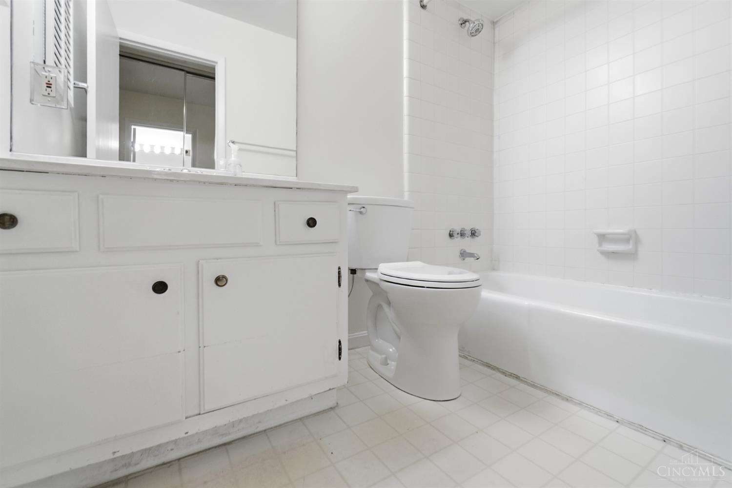 2111 Sutton Avenue #G, Cincinnati, OH, 45230 — photo 24