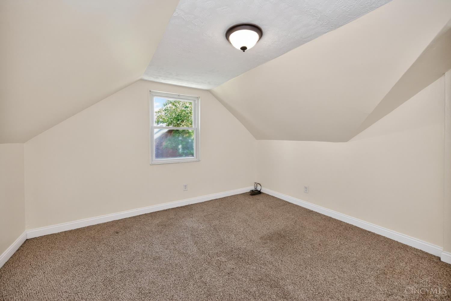 9520 West Avenue, Blue Ash, OH, 45242 — photo 24