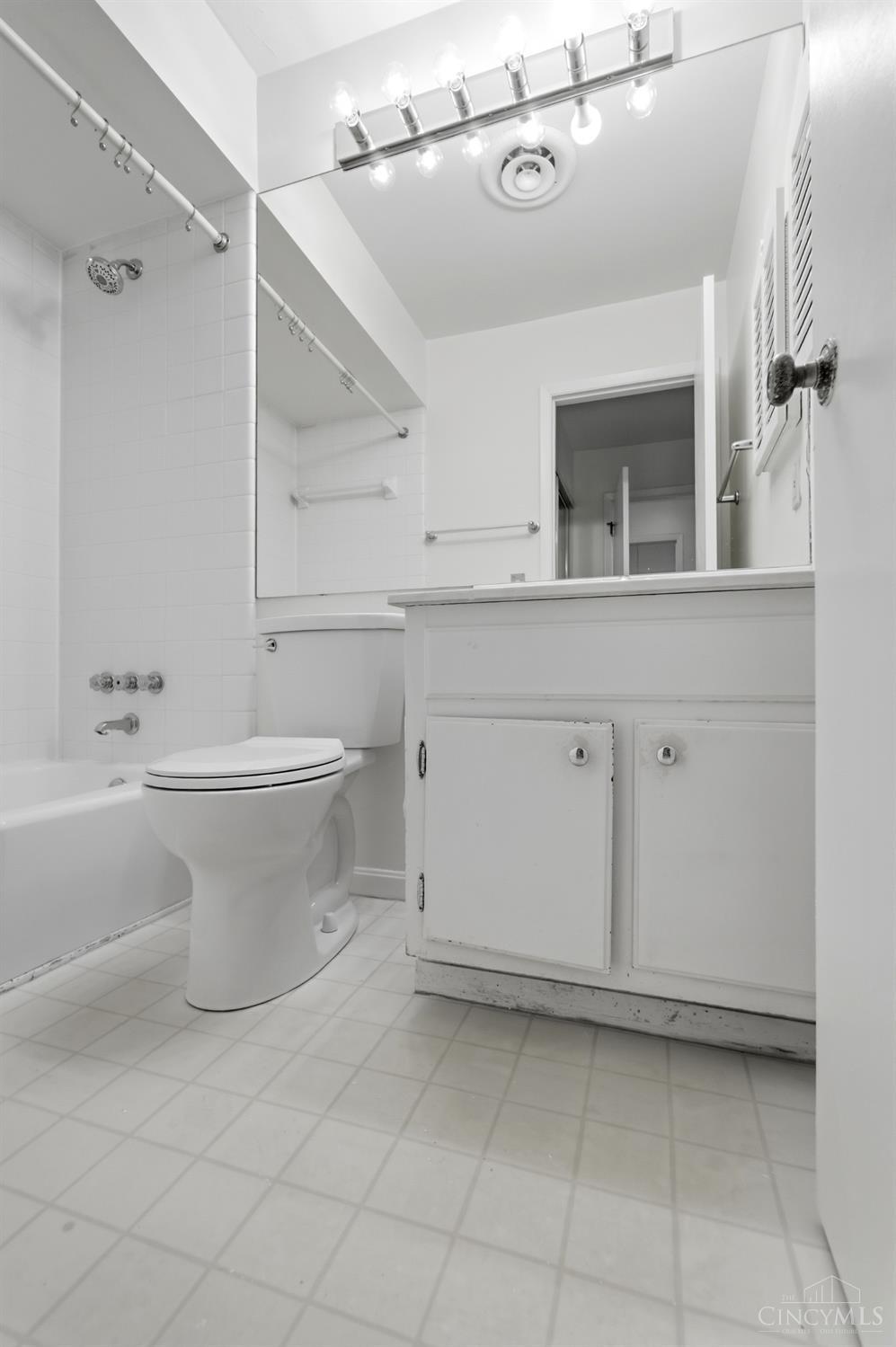 2111 Sutton Avenue #G, Cincinnati, OH, 45230 — photo 21