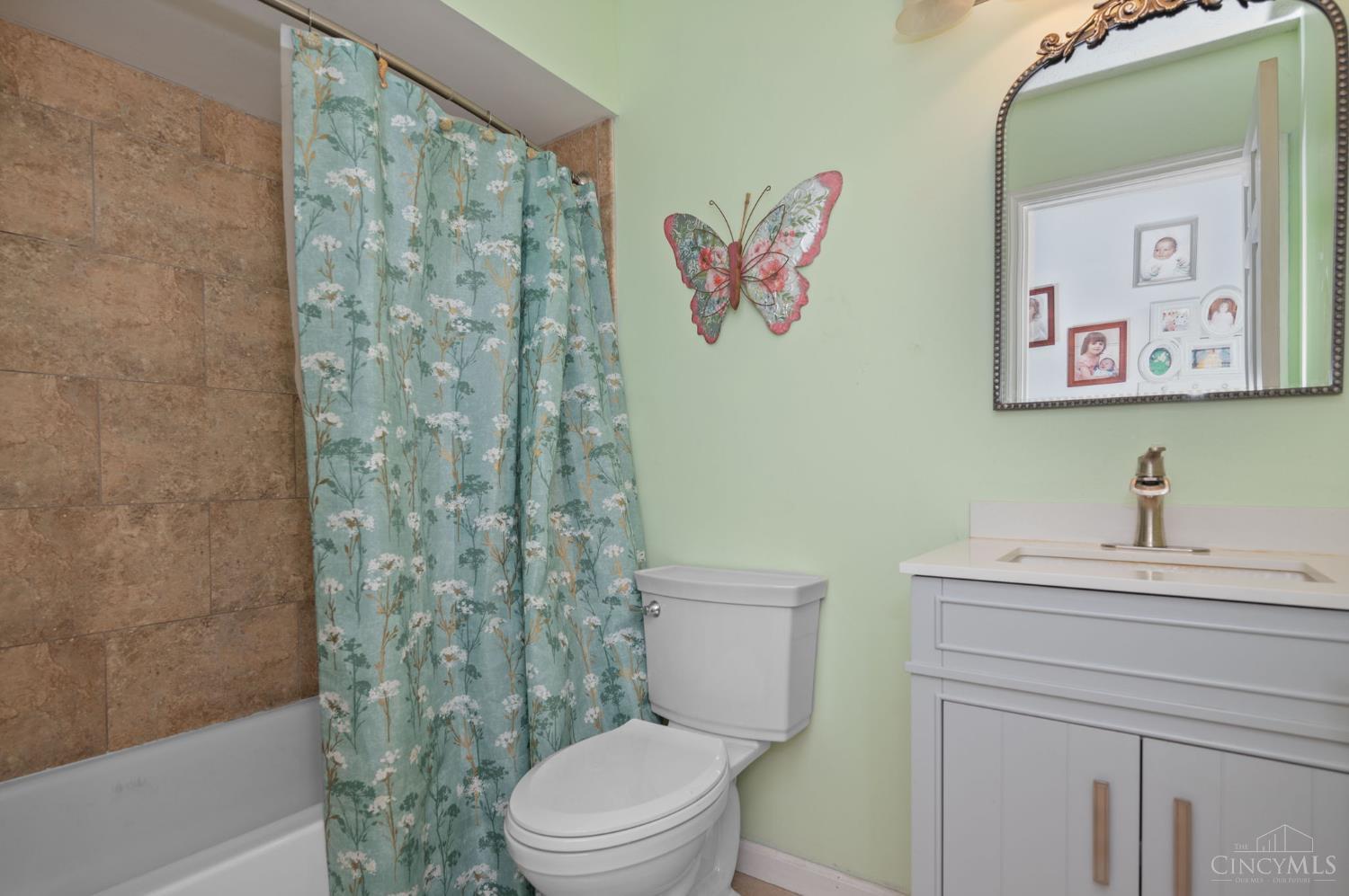 10370 Kingsport Drive, Evendale, OH, 45241 — photo 23