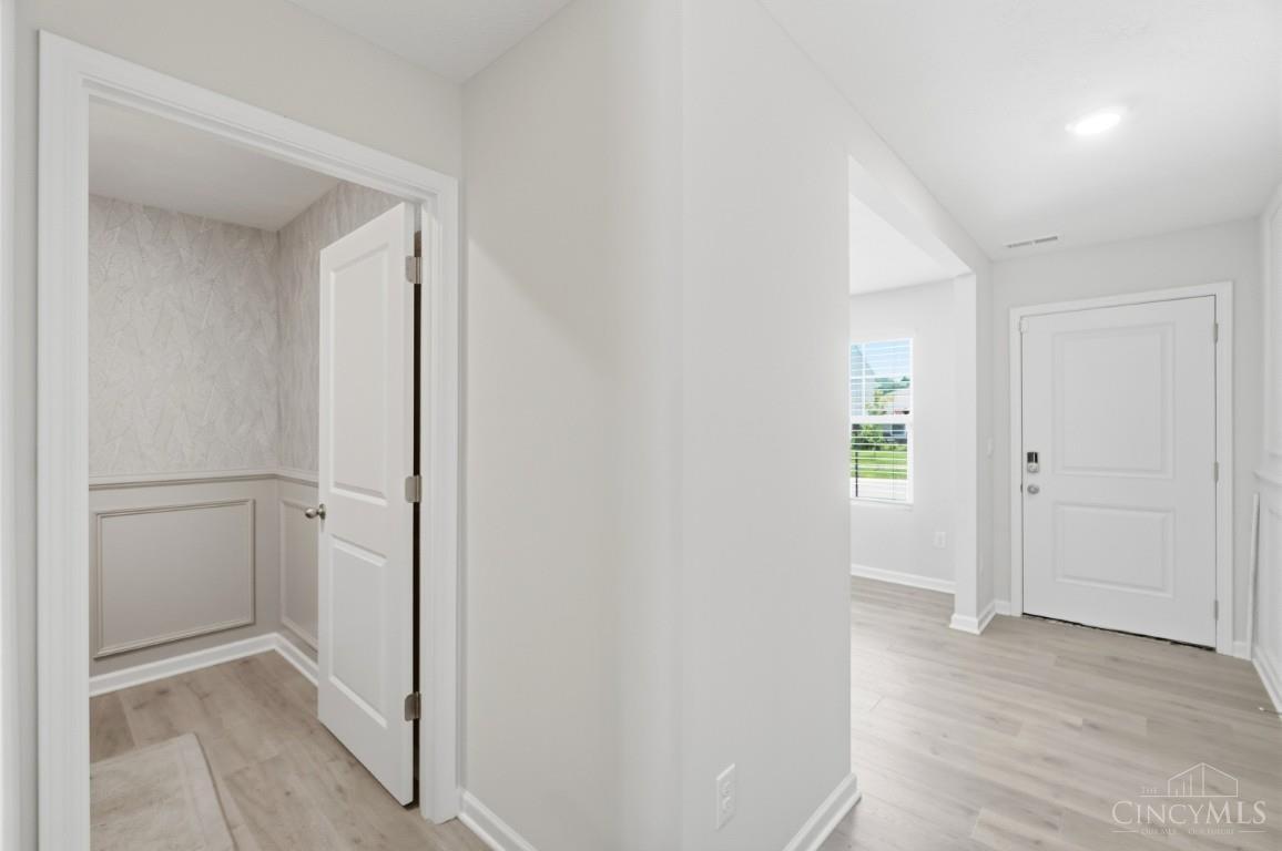 5049 Lakeview Drive, Hamilton Twp, OH, 45152 — photo 10