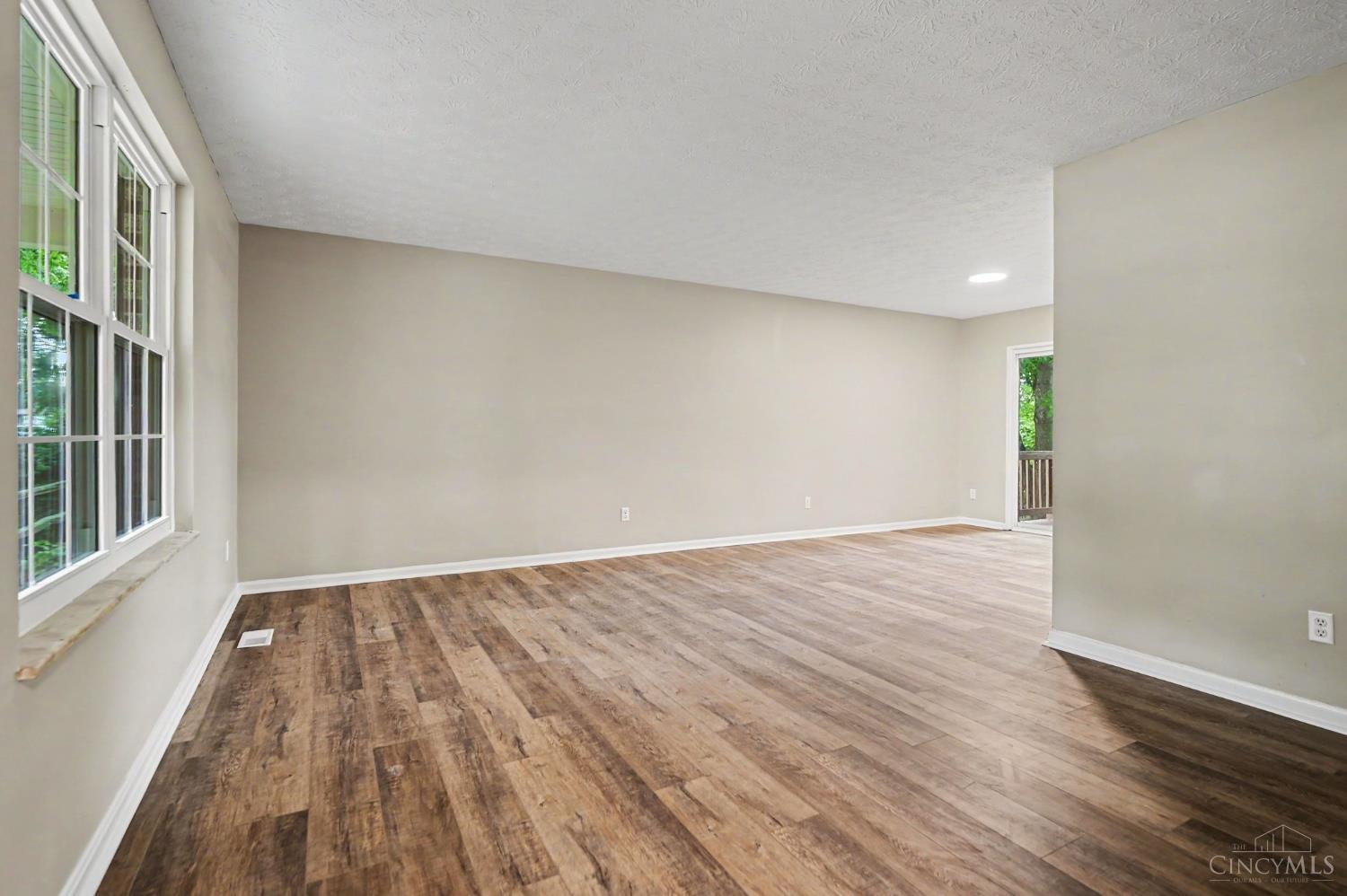 5160 Brasher Avenue, Blue Ash, OH, 45242 — photo 5