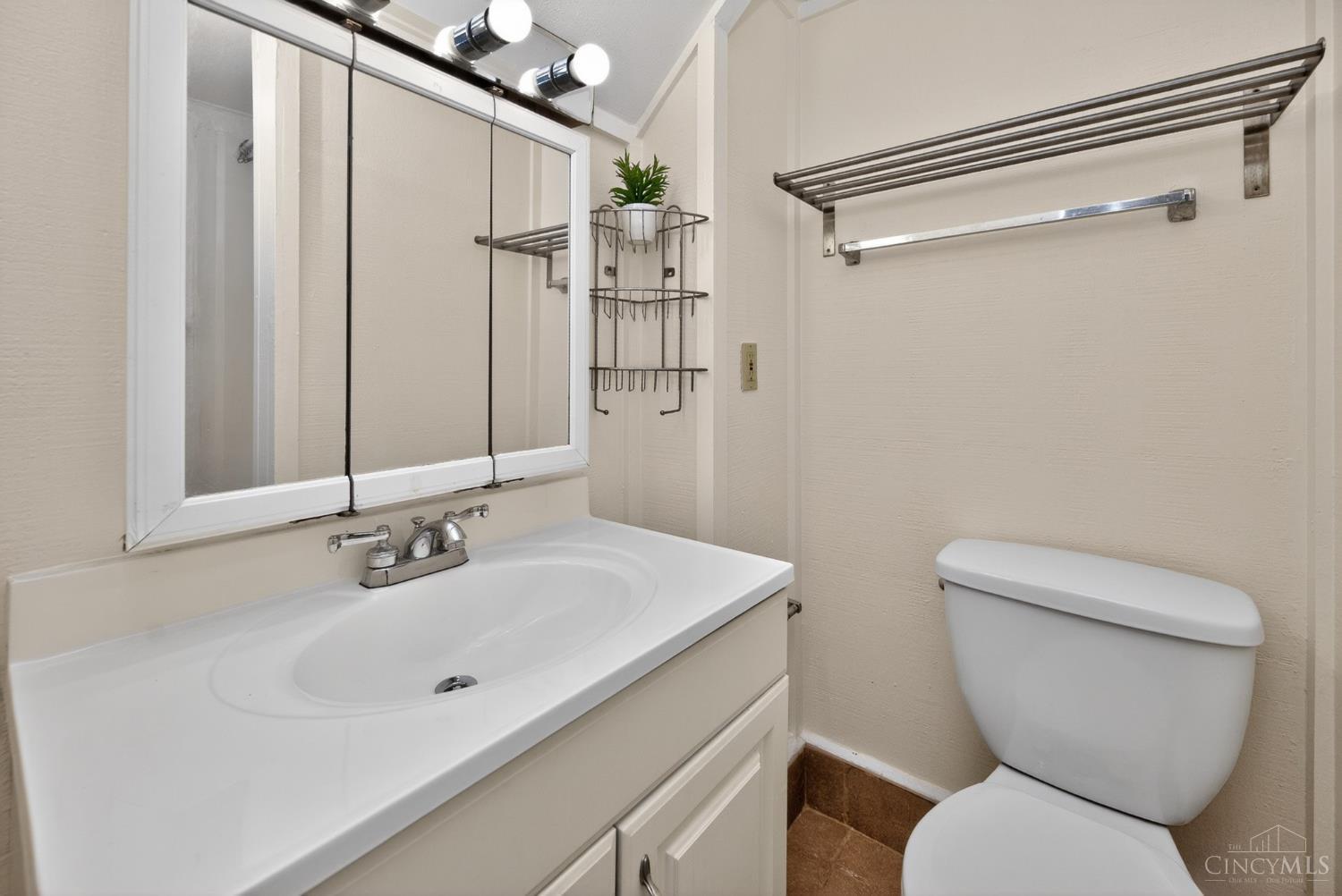 9520 West Avenue, Blue Ash, OH, 45242 — photo 30