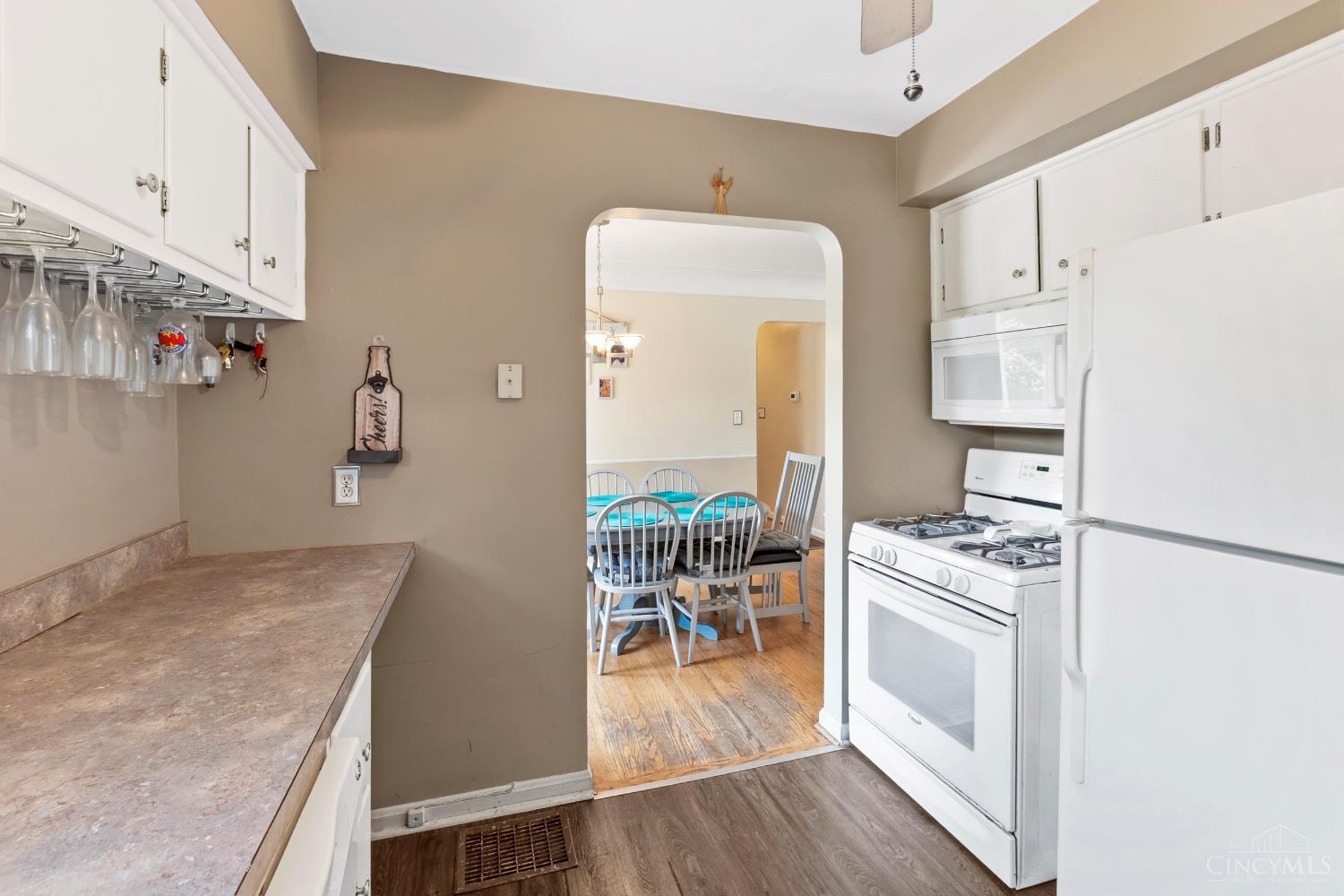 149 Ireland Avenue, Greenhills, OH, 45218 — photo 10