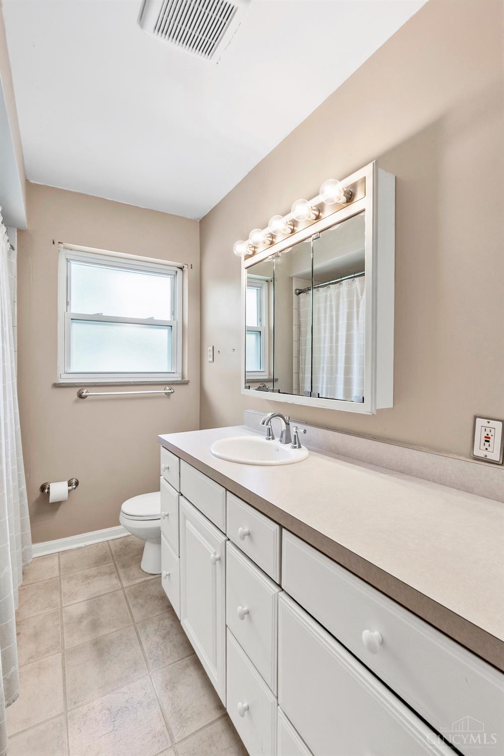149 Ireland Avenue, Greenhills, OH, 45218 — photo 13