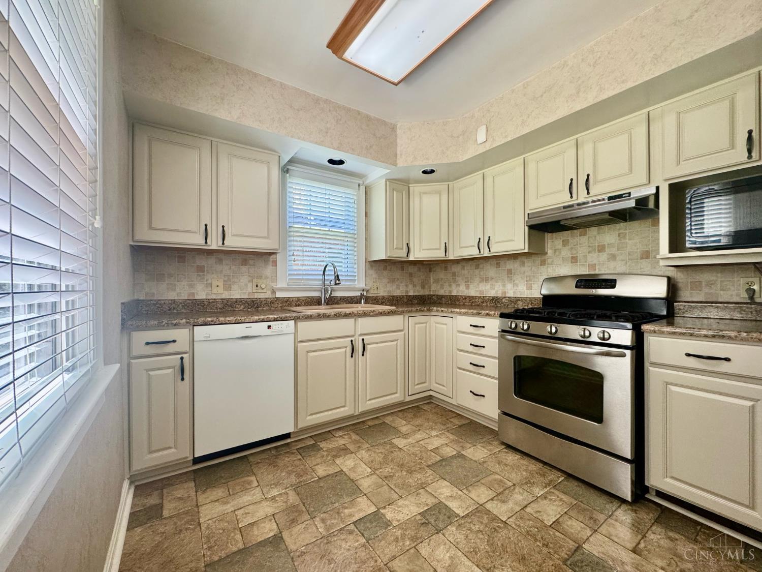 1649 Lionel Avenue, Cincinnati, OH, 45214 — photo 12