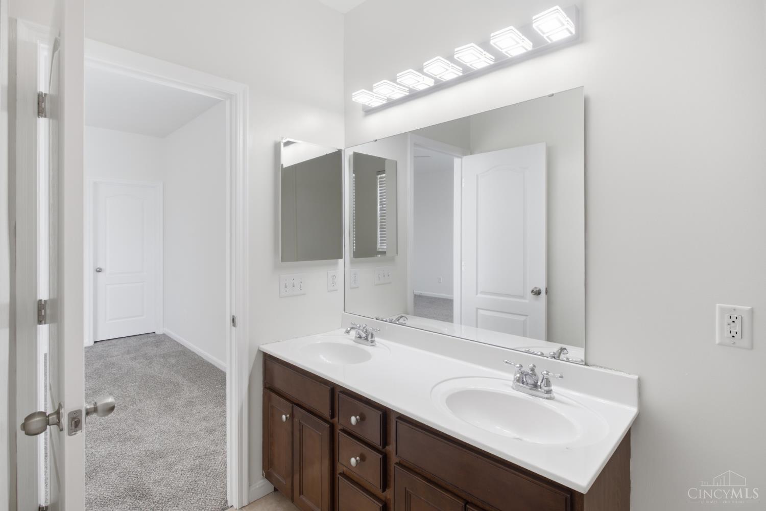 1443 Laurel Park Drive, Cincinnati, OH, 45214 — photo 26
