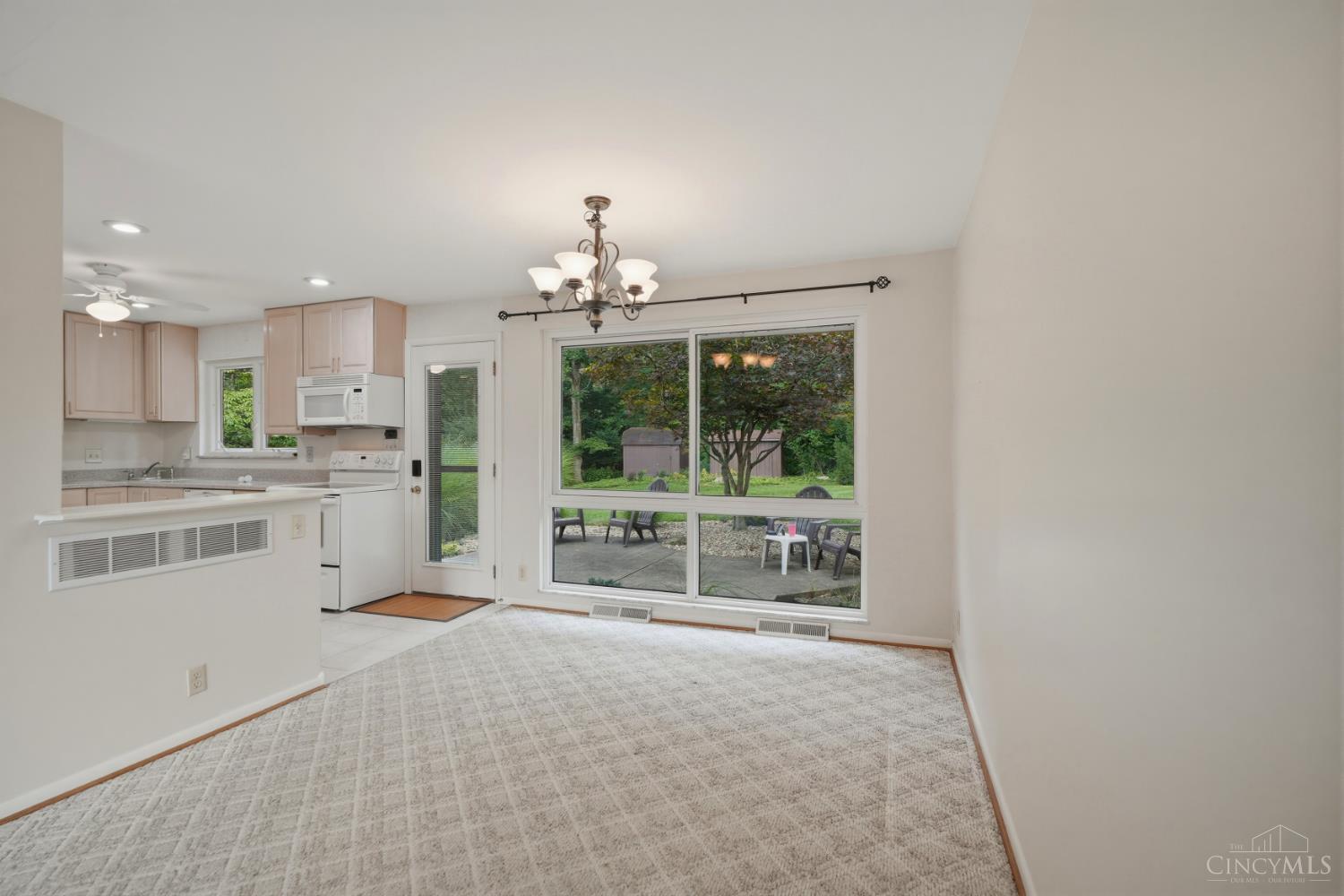 10789 Kinglet Circle, Montgomery, OH, 45249 — photo 11