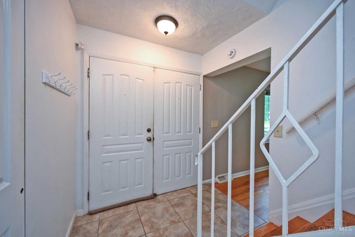 6586 Oak Knoll Drive, Cincinnati, OH, 45224 — photo 6