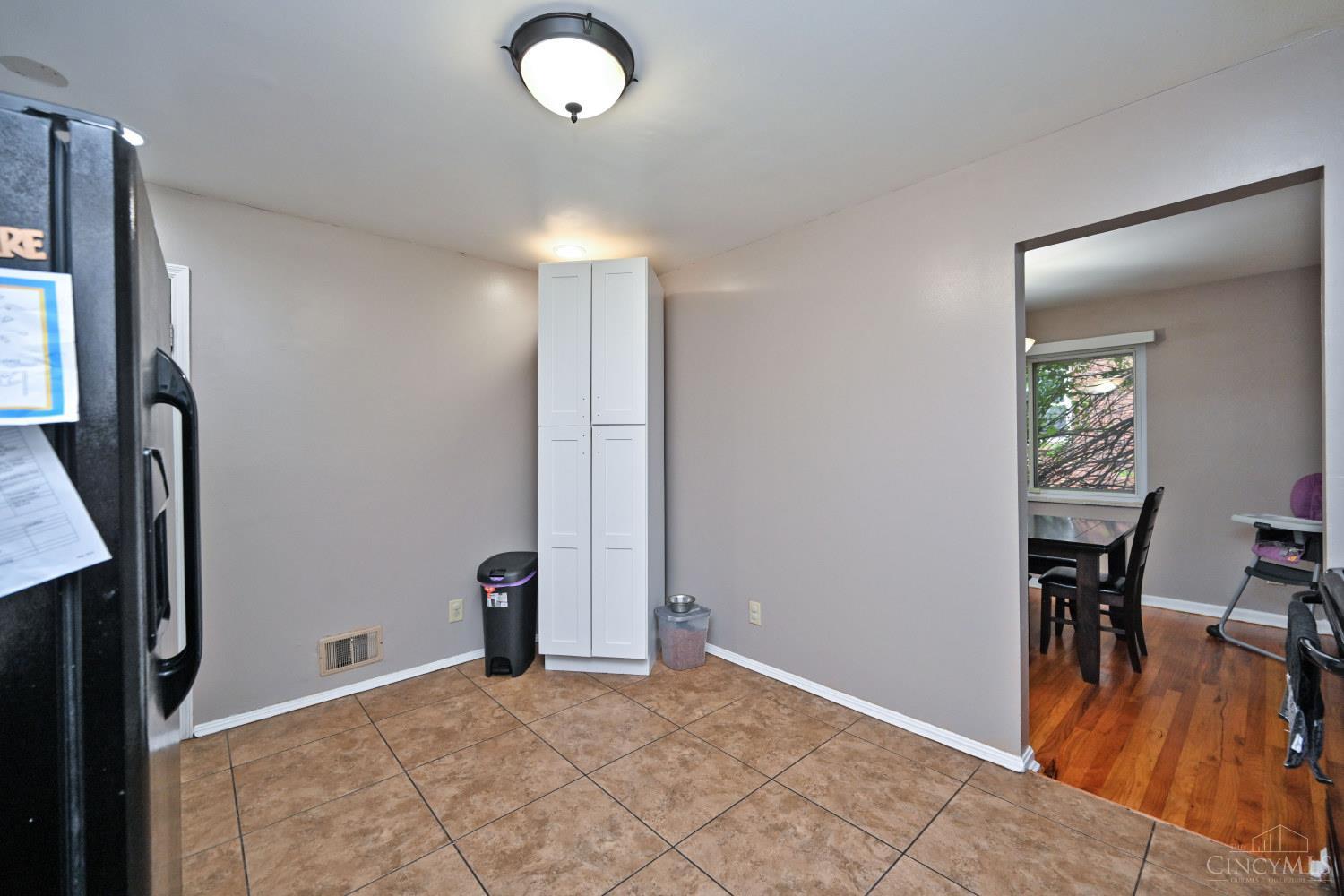 6586 Oak Knoll Drive, Cincinnati, OH, 45224 — photo 15