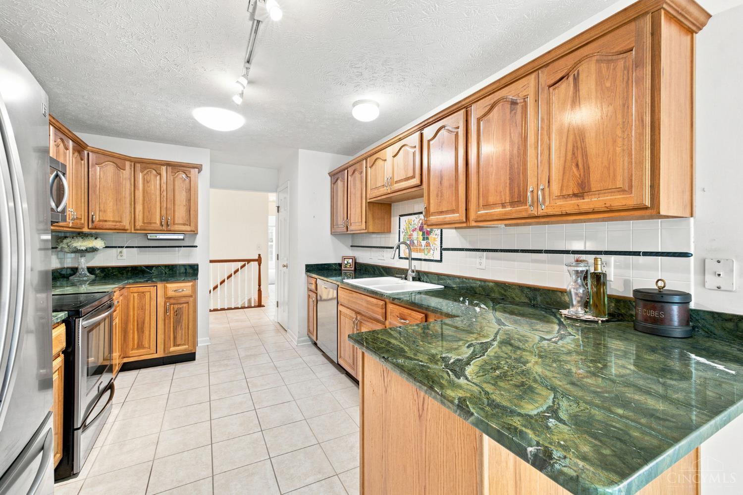 320 Gatehouse Court, Monroe, OH, 45050 — photo 10