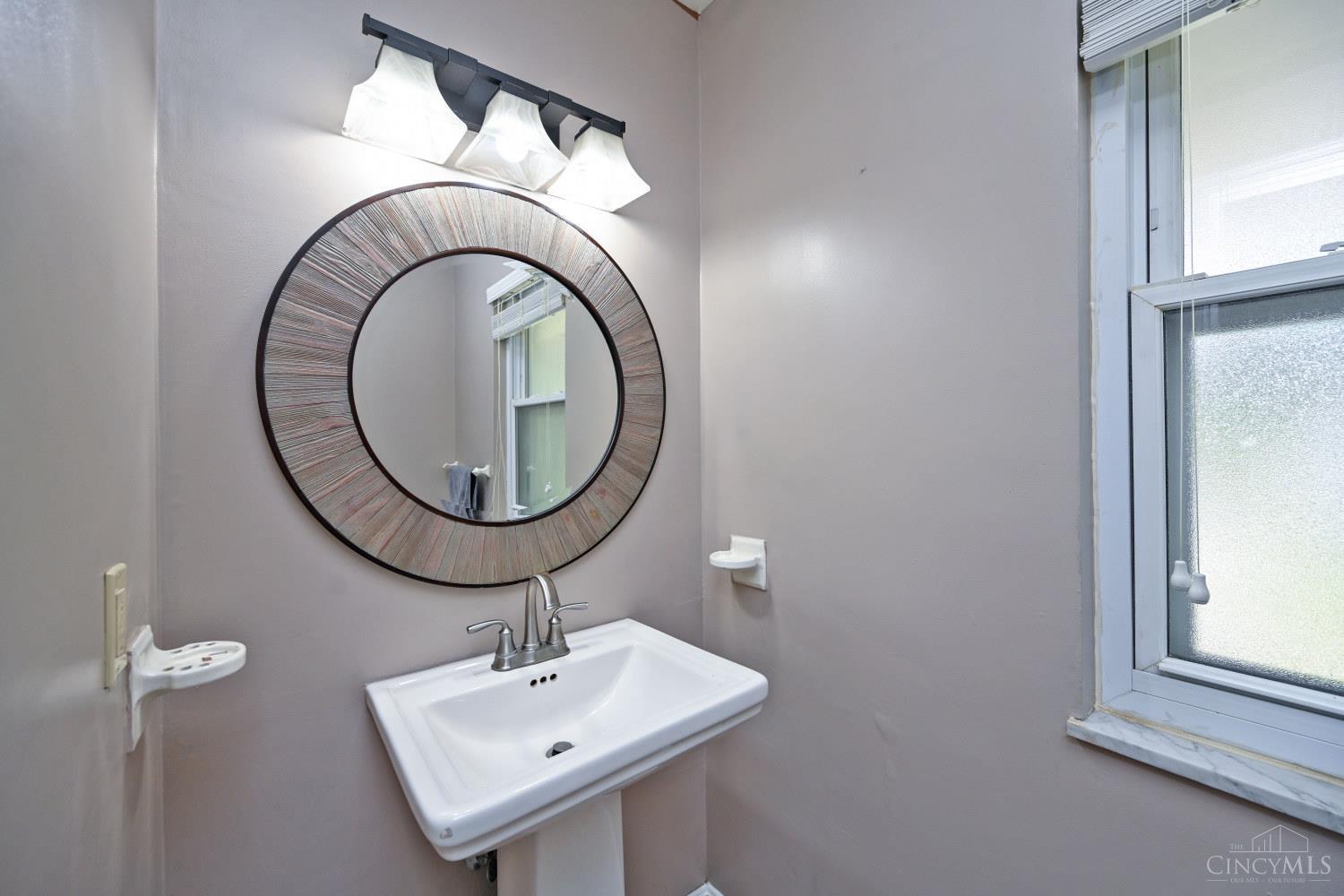 6586 Oak Knoll Drive, Cincinnati, OH, 45224 — photo 23