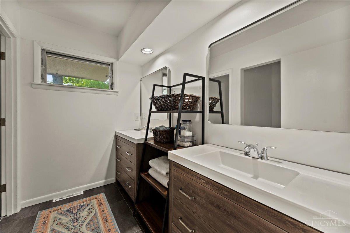 312 Ardon Lane, Wyoming, OH, 45215 — photo 25