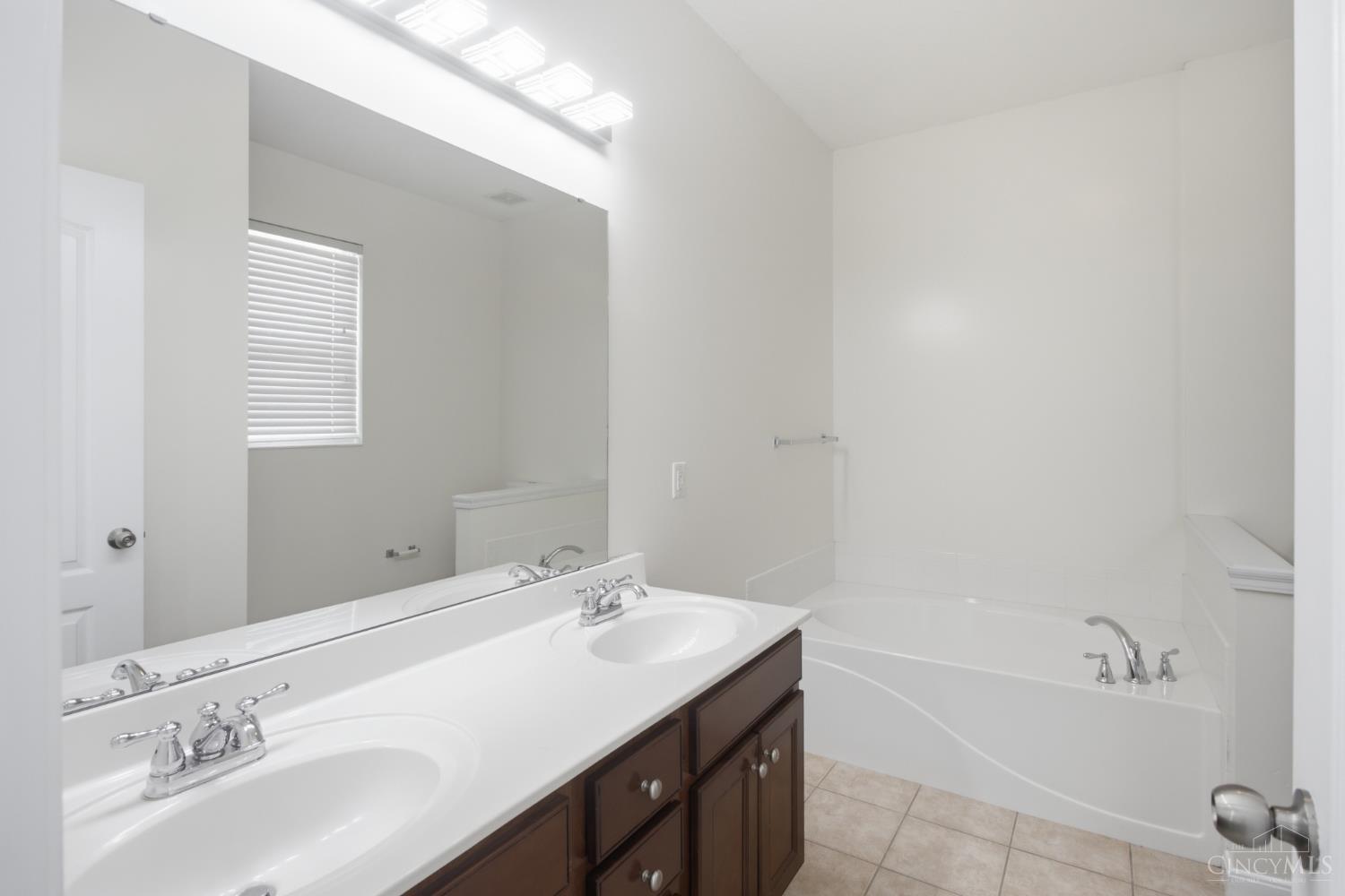 1443 Laurel Park Drive, Cincinnati, OH, 45214 — photo 25