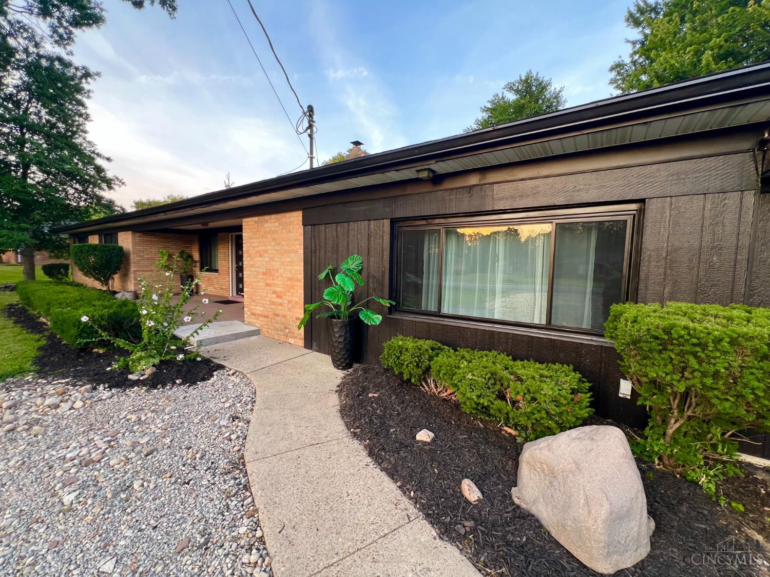 2nd image of 4572 Vermona Dr, Union Twp, OH 45245 | MLS# 1887373