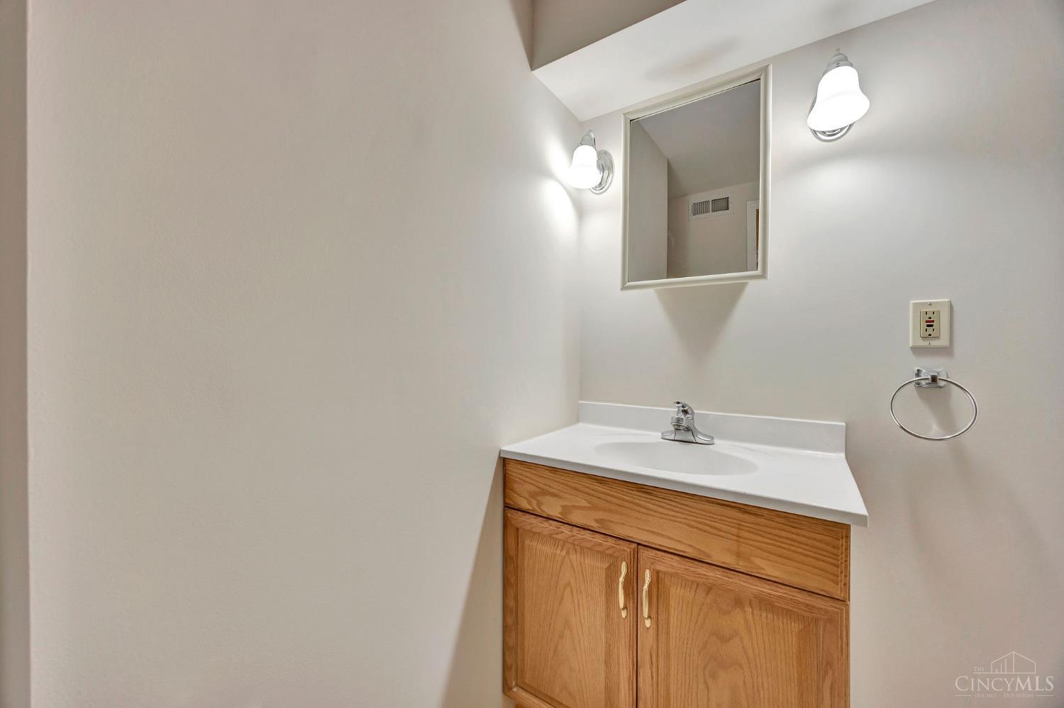 10917 Barrington Court, Sycamore Twp, OH, 45242 — photo 35