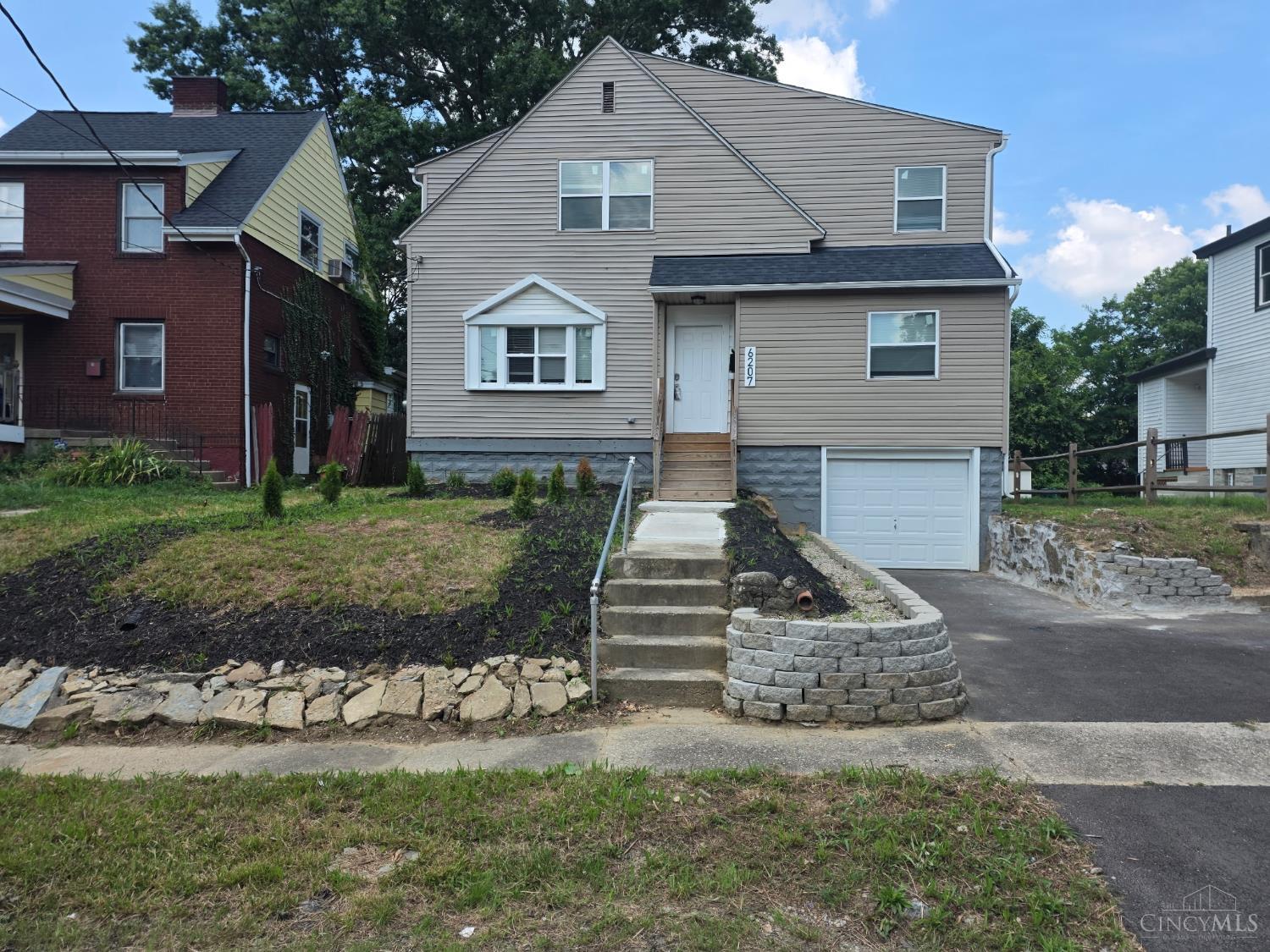 Homes for sale in Cincinnati, OH | 6207 Coleridge Ave, Cincinnati, OH 45213 | MLS# 1871499