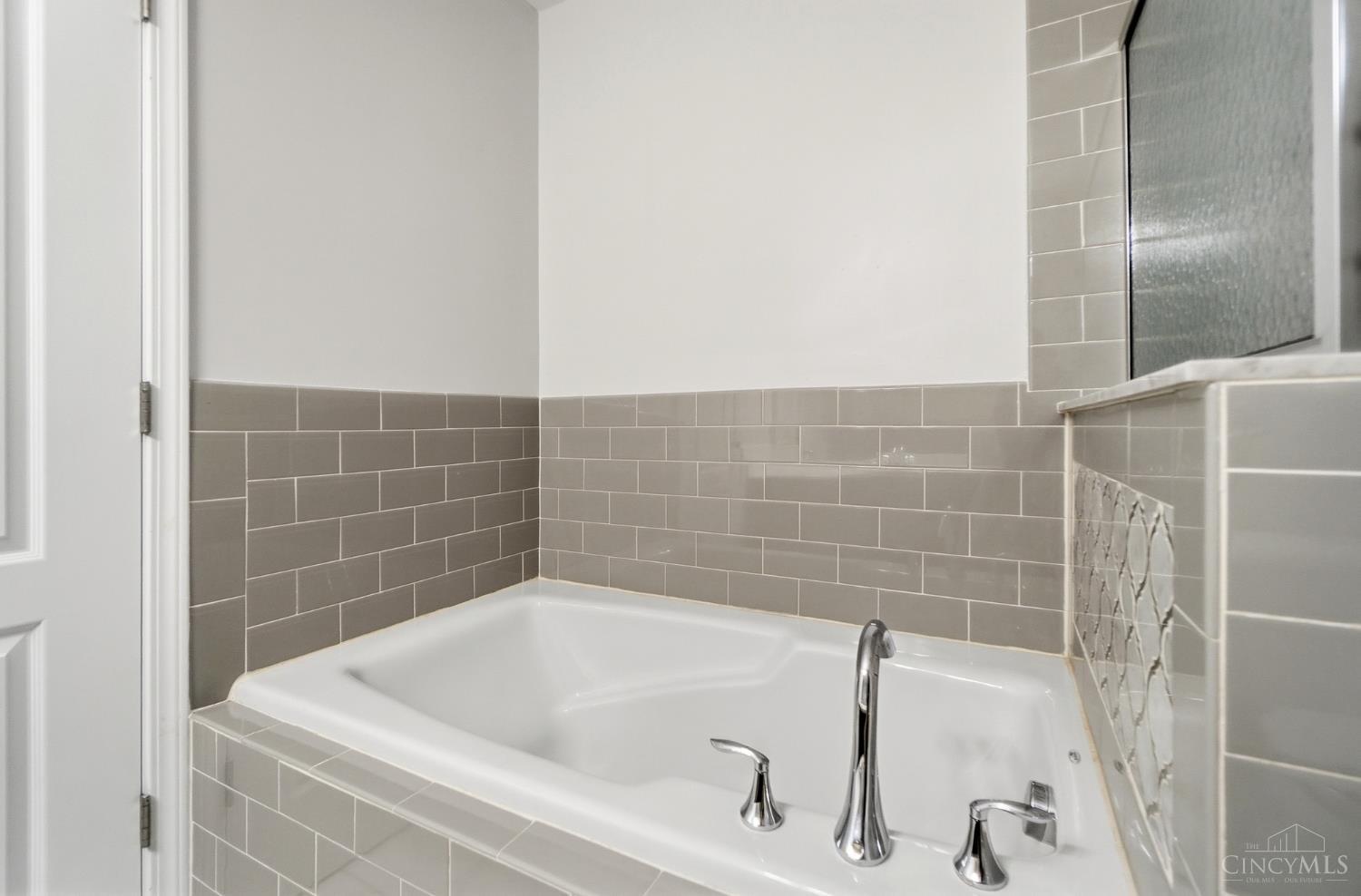 5752 Rhode Island Avenue, Cincinnati, OH, 45237 — photo 41