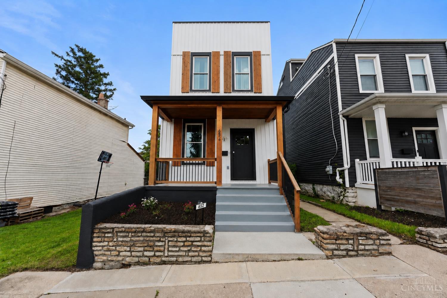 652 Wayne Street, Cincinnati, OH, 45206