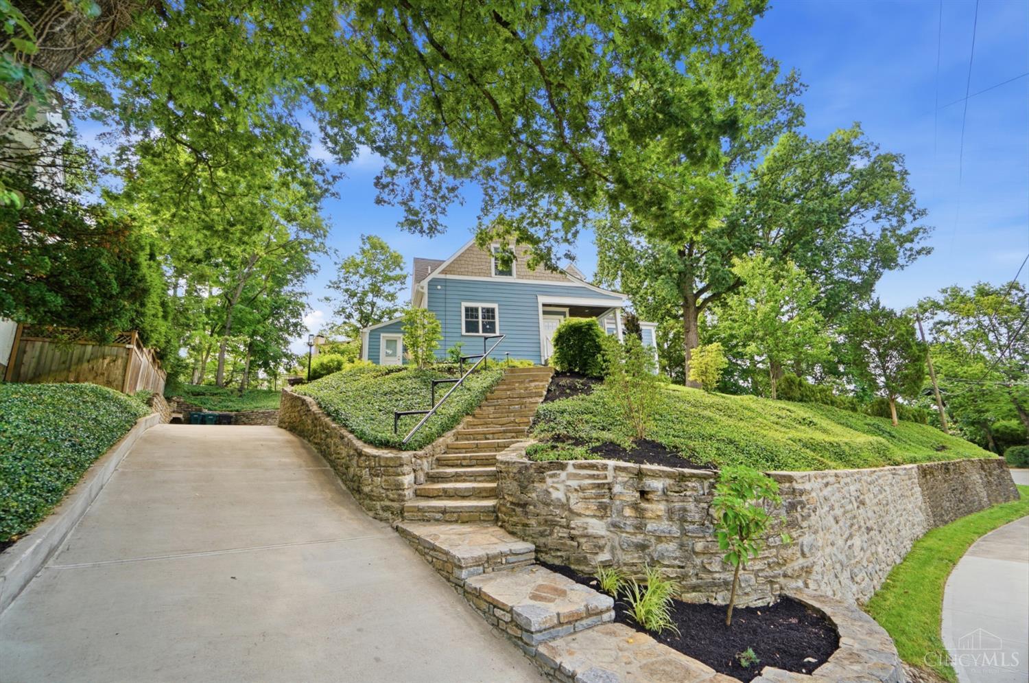 1220 Cliff Laine Drive