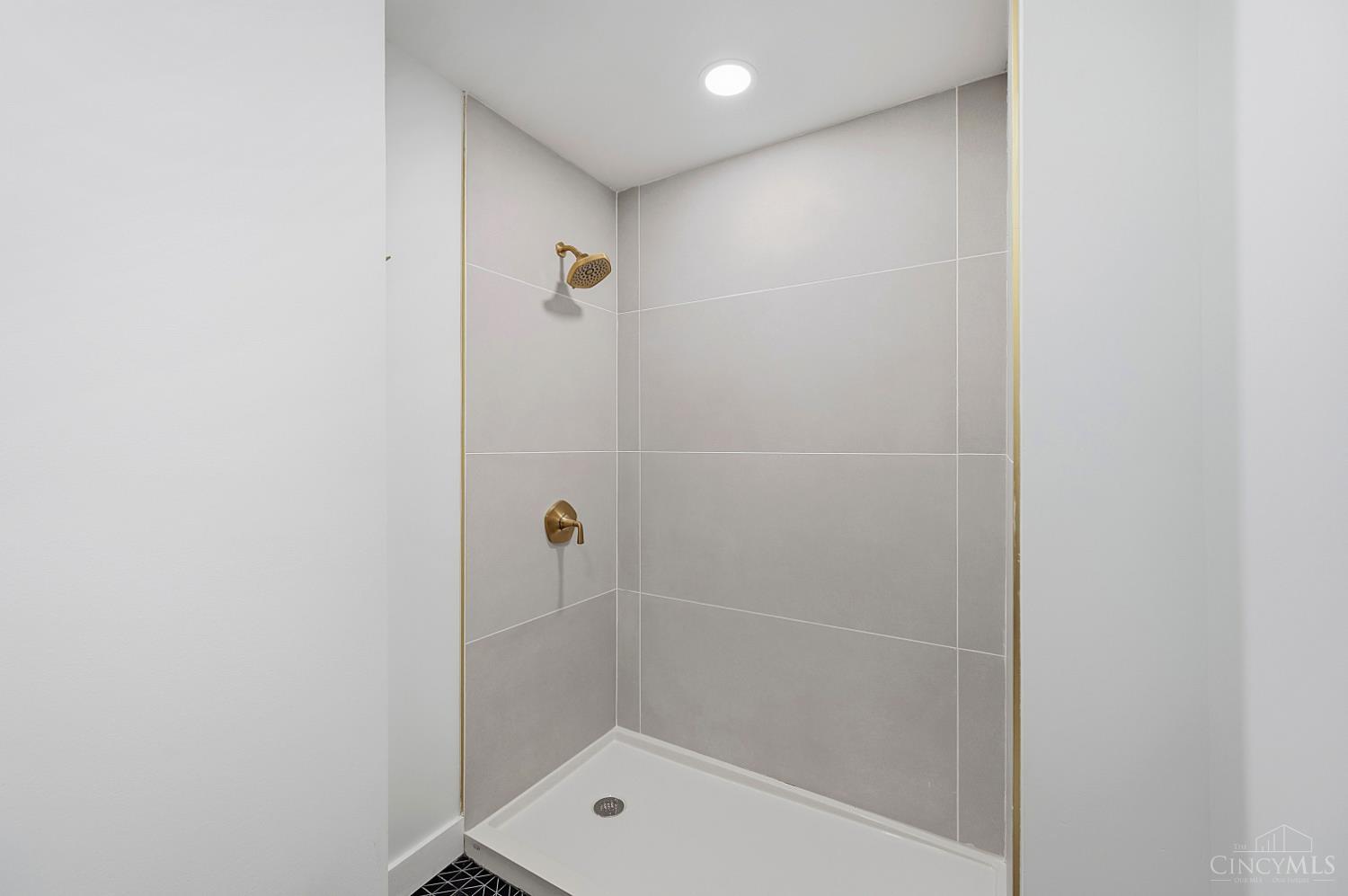 349 Tusculum Avenue, Cincinnati, OH, 45226 — photo 17