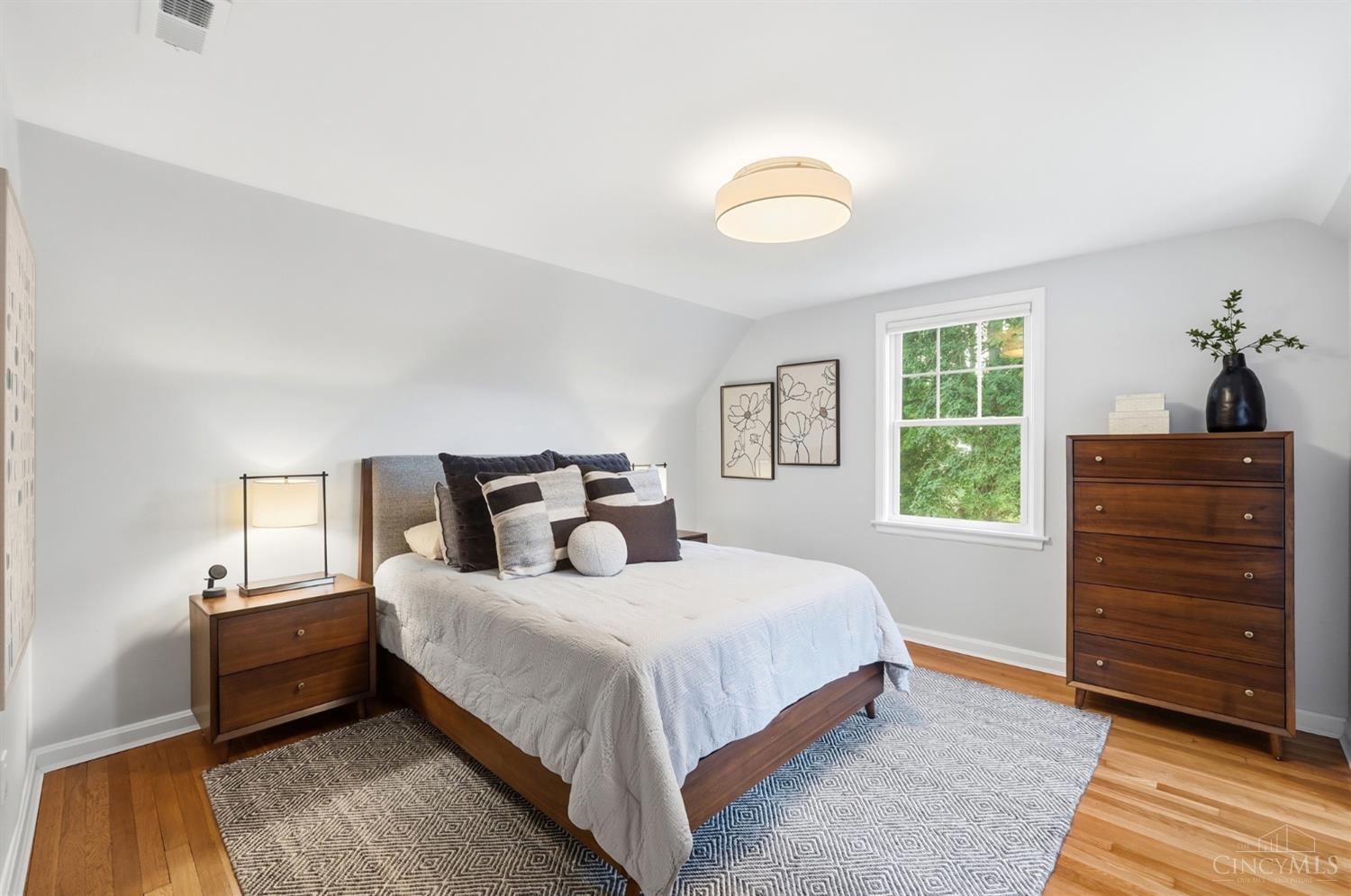 1220 Cliff Laine Drive