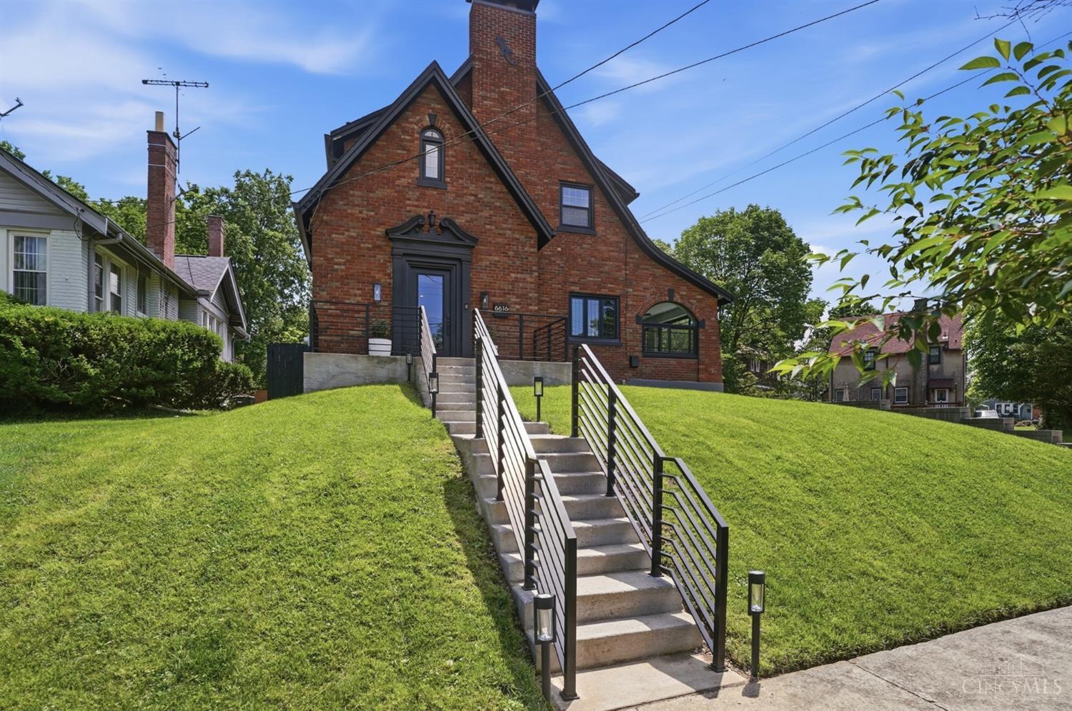 Homes for sale in Cincinnati, OH | 6616 Afton Ave, Cincinnati, OH 45213 | MLS# 1887620
