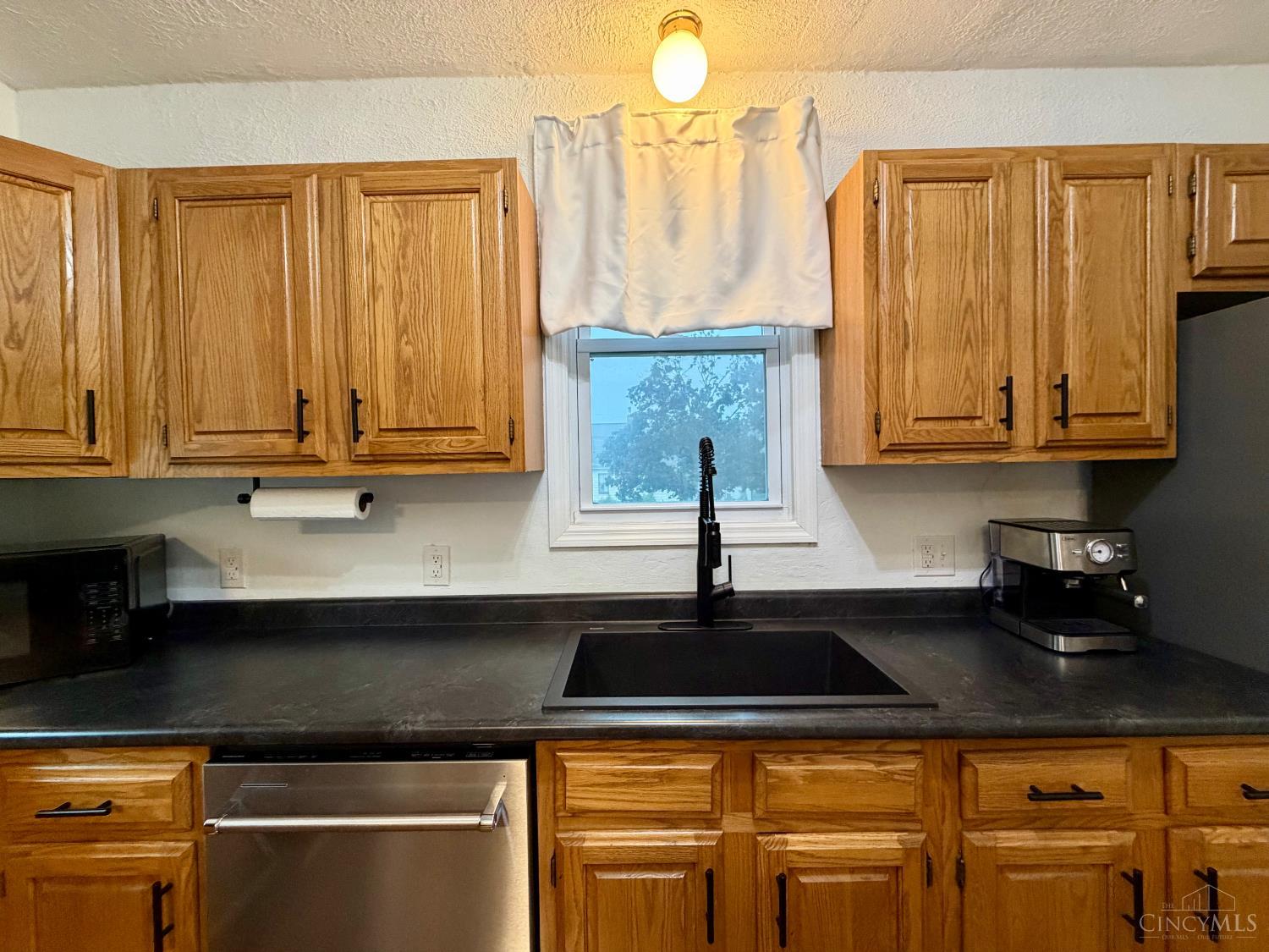 11560 Walnut Street, Springdale, OH, 45246 — photo 20