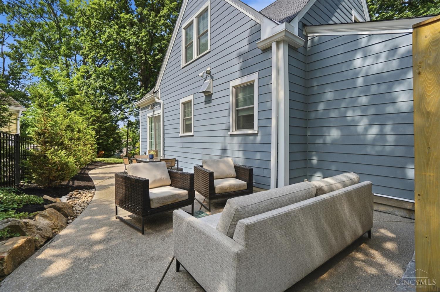 1220 Cliff Laine Drive