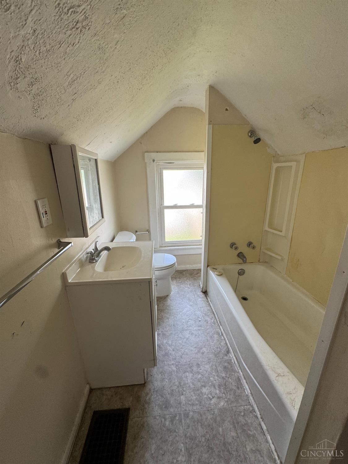 2404 Elmo Avenue, Hamilton, OH, 45015 — photo 9