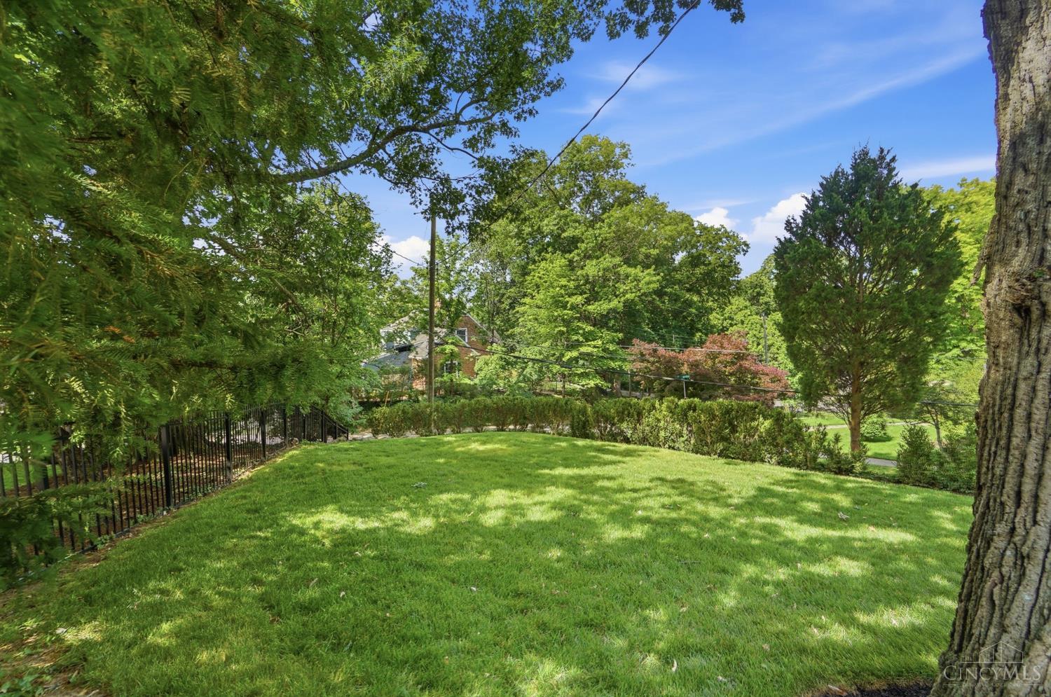 1220 Cliff Laine Drive