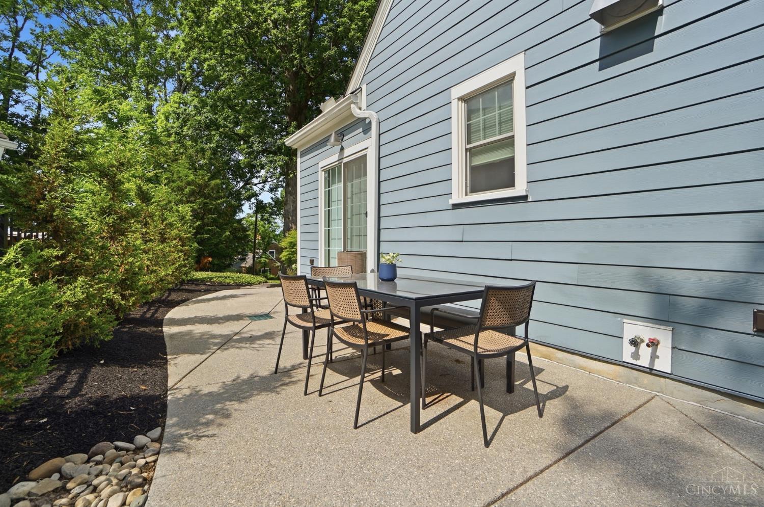 1220 Cliff Laine Drive