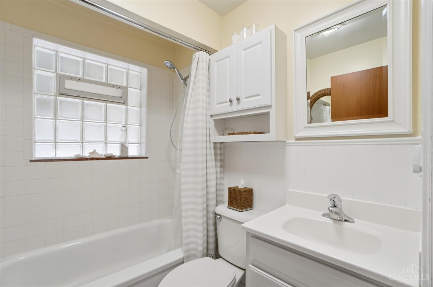 4127 Paxton Woods Drive, Cincinnati, OH, 45209 — photo 17