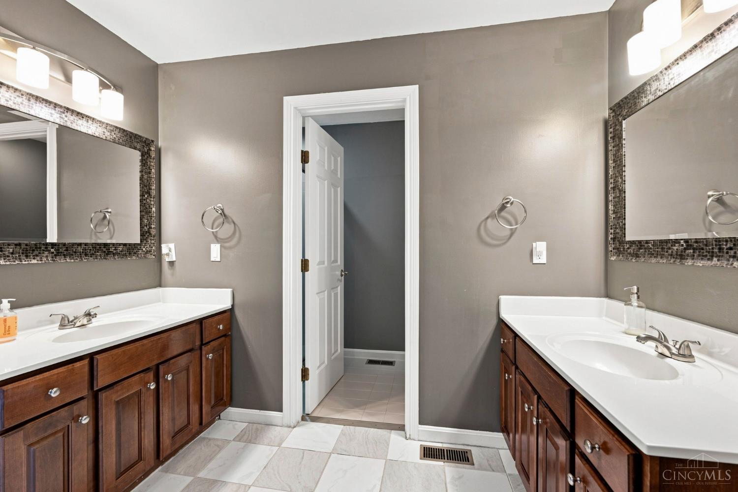 866 Miami Ridge Drive, Miami Twp, OH, 45140 — photo 26