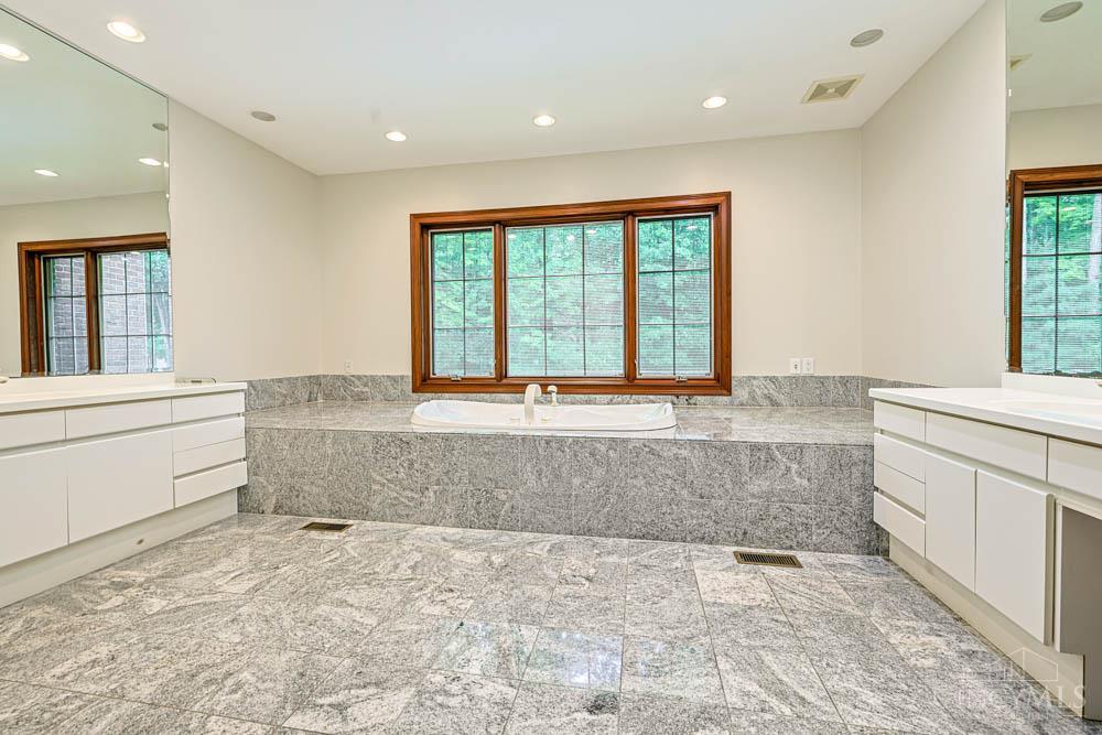 8625 Fawnmeadow Lane, Indian Hill, OH, 45242 — photo 15